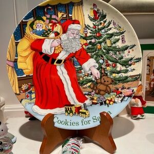 Spode Festive Santa Plate - Red, Green, Yellow